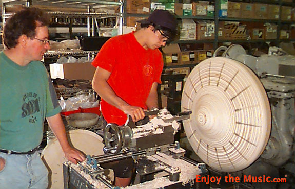 AirPulse Model-1 Active Speaker By Phil Jones Review