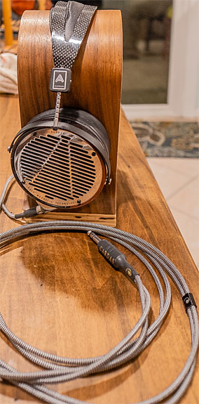 dCS Bartok DAC / HeadAmp For Headphones And Stereo Systems Review