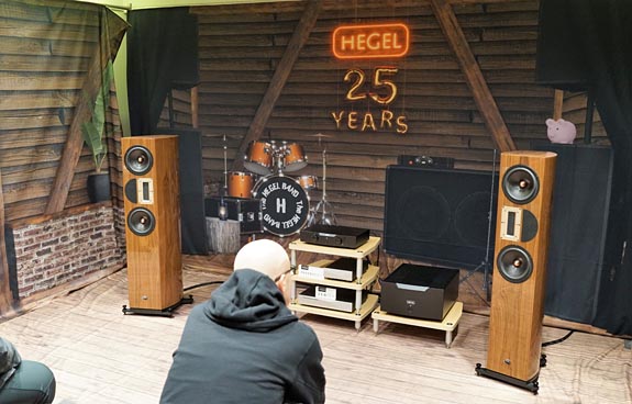 Salon Audio Montreal Audiofest 2023 Show Report Part 4 It's Sunday, let's take a look n' listen at the Lower Level.