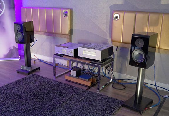 Third Floor Part 2: The Toronto Audiofest 2024 Show Enjoying great tunes on the third floor. 