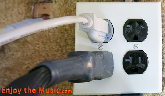 Synergistic Research Black Quantum Fuses And UEF Black Duplex Outlet