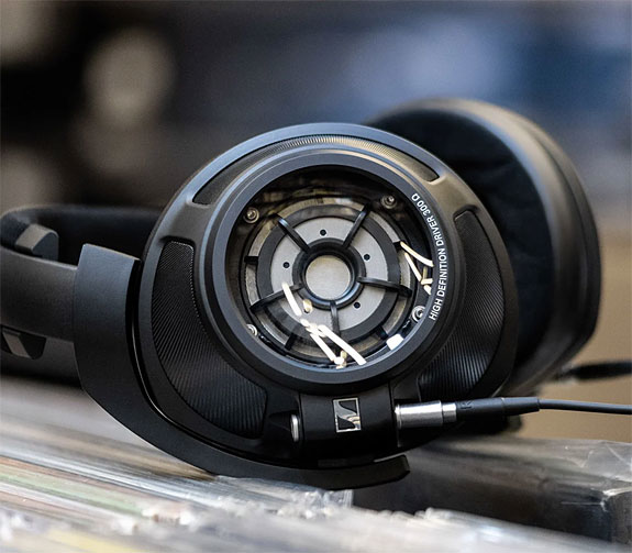 Sennheiser HD820 Closed Back Stereo Headphones Review