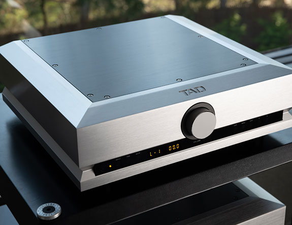 TAD Evolution C1000 Preamplifier And M1000 Power Amplifier Review